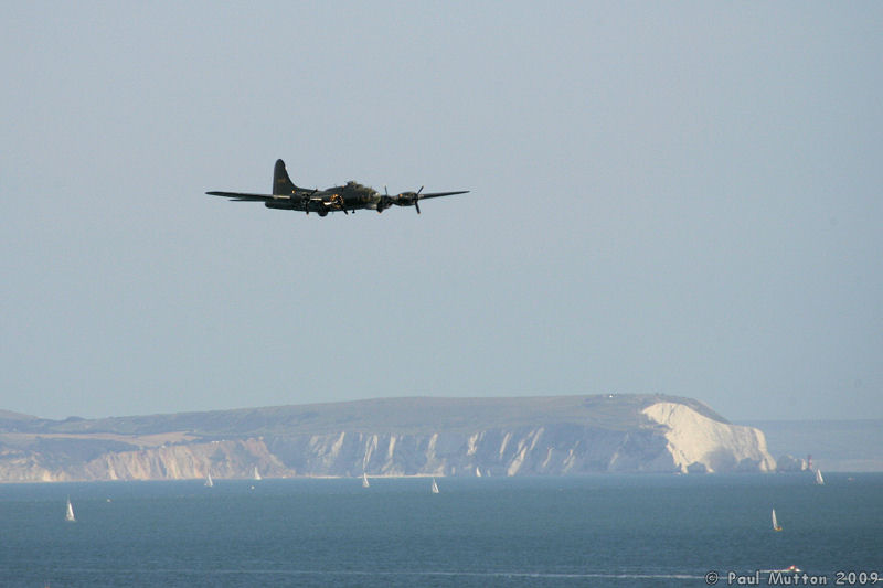  A8V7504 B-17G Flying Fortress in front of Isle of Wight